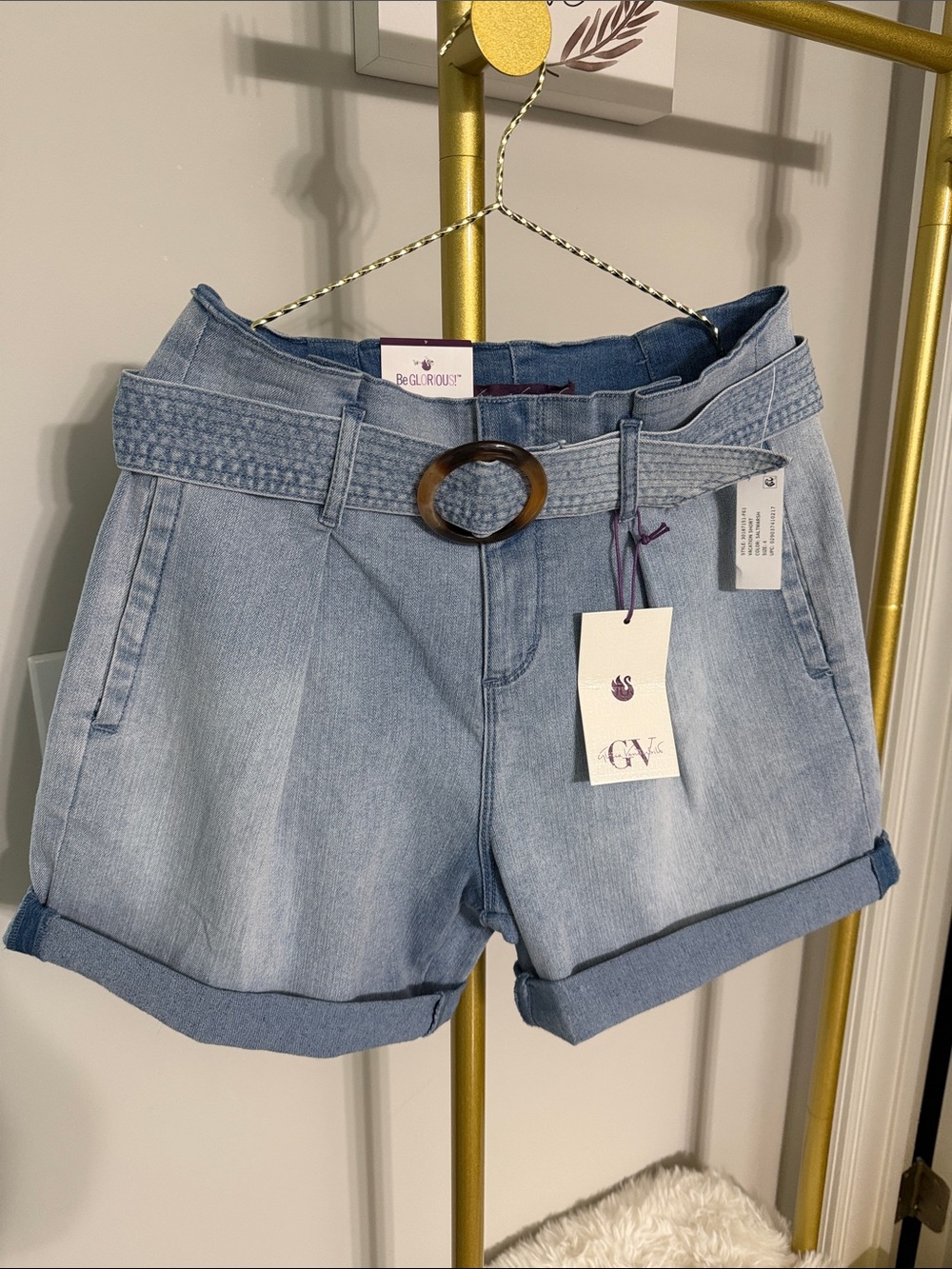 NWT Gloria Vanderbilt Denim Belted Women’s Shorts with Tortoiseshell Buckle